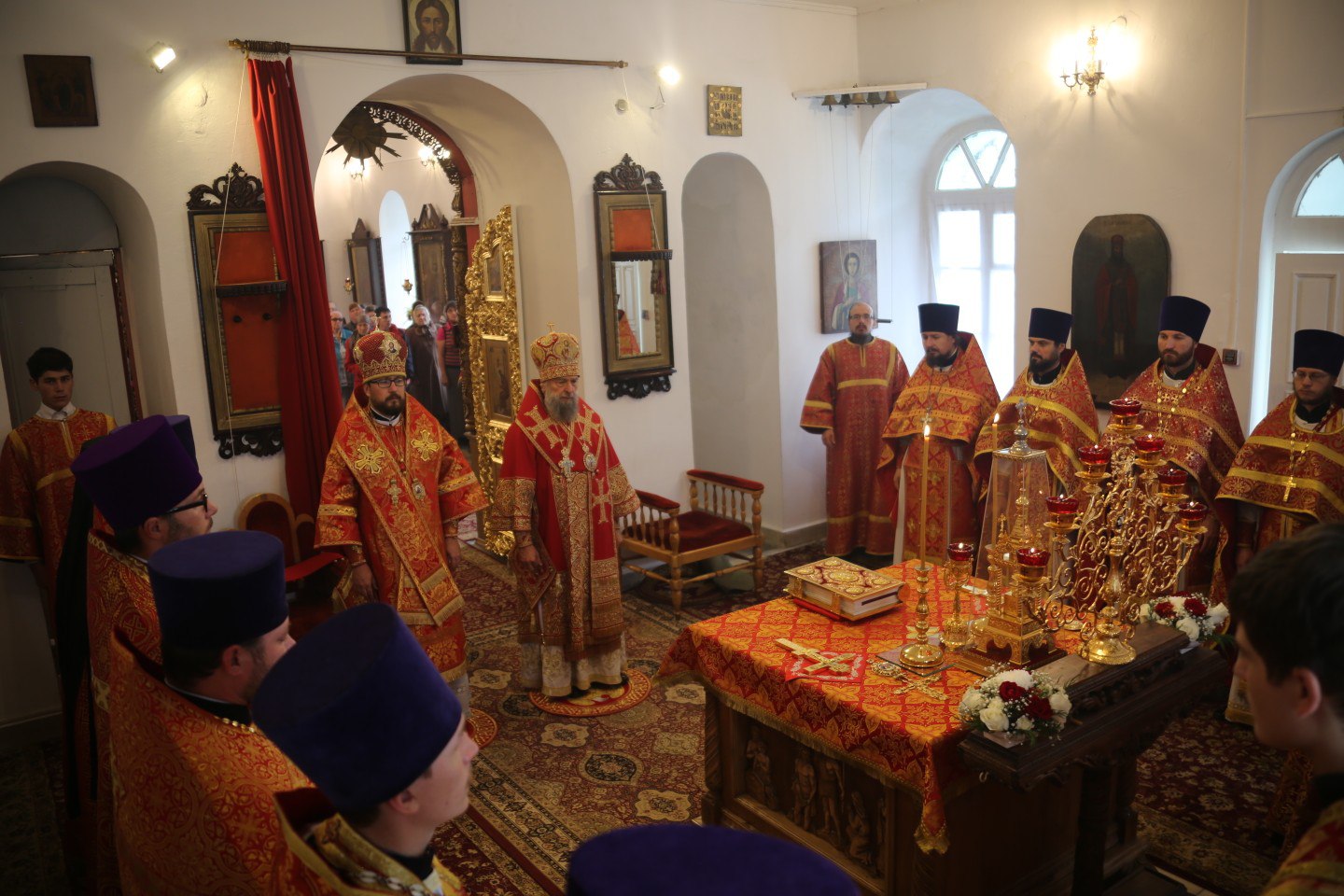 Митрополит Саранский и Мордовский Зиновий в сослужении епископа Ардатовского и Атяшевского Вениамина